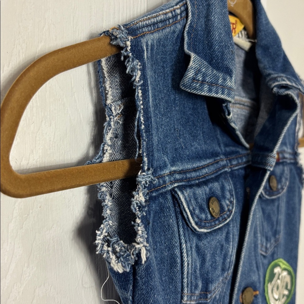 Vintage RUSTLER Customized Denim vest with patches size Large 6/8 made in USA - Picture 9 of 12